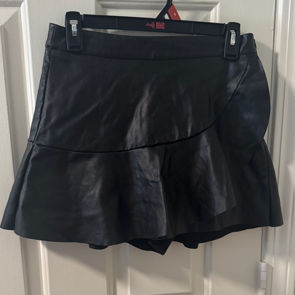 DO+BE Black Leather Skort